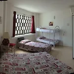 Joy Living 招待所 桑德拉