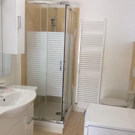 Joy Living بيت ضيافة ساندرا