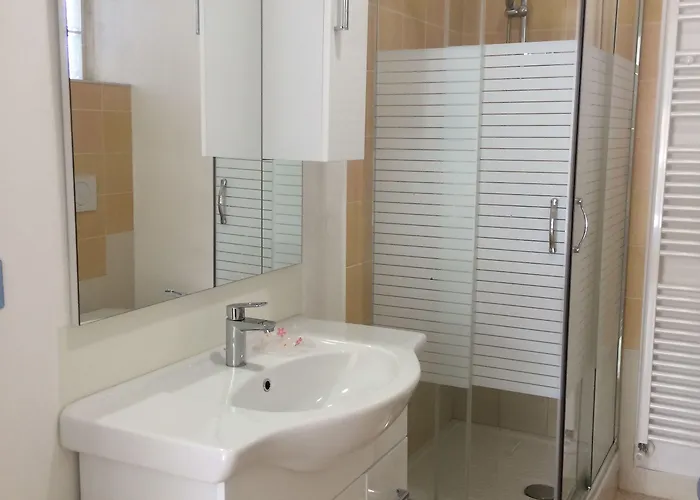 Joy Living 3* Sandra